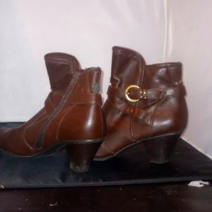 Yuu women's size 8 heels YUU